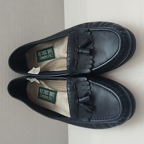Red Cross Comfort Fit Women Black Loafer Cushion Insole Leather Upper Sz 8 (EUC) - Picture 1 of 13